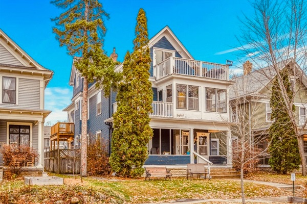 Blue House on the Park!