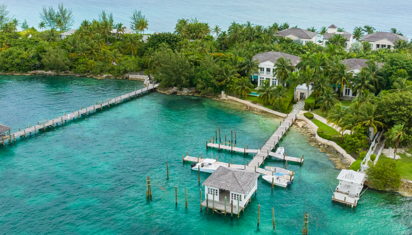 The beach⛱ the ocean🌊the harbour 🚢 On Beach Time has it all 🏝