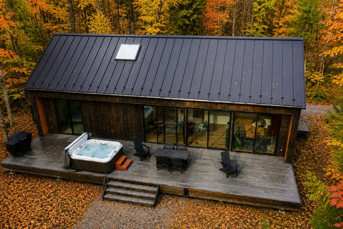 Enjoy your outdoor space into a personal oasis with our luxurious outdoor hot tub. Designed to offer unparalleled relaxation and comfort, this hot tub is perfect for soaking away the stresses of everyday life, day or night.