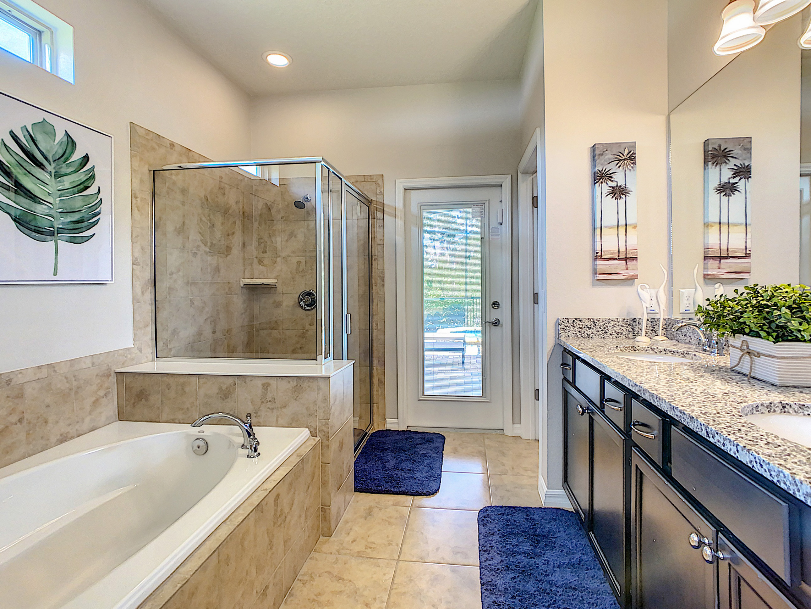 Master Suite - En Suite Bathroom