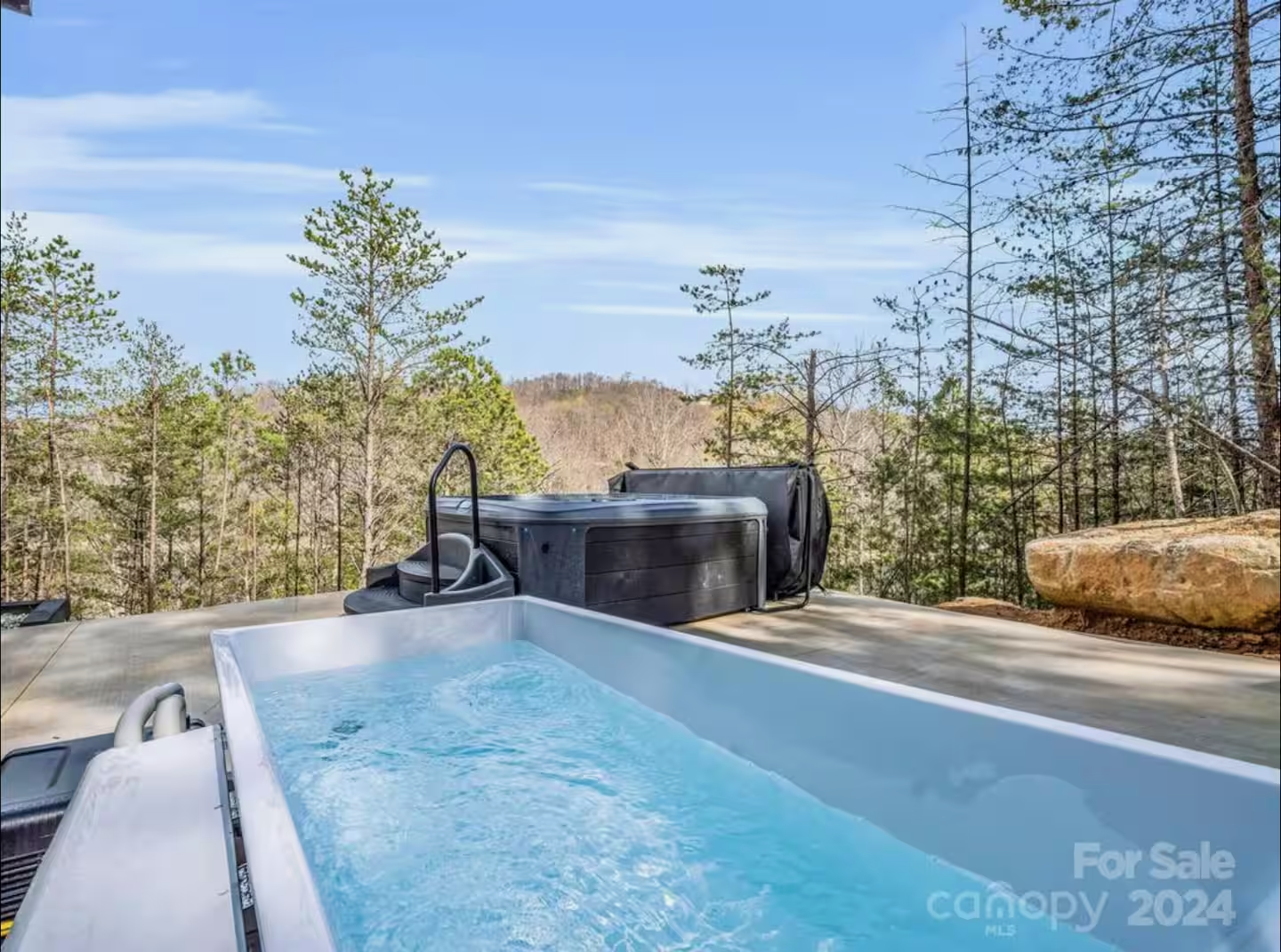 Cold Plunge - House Amenities