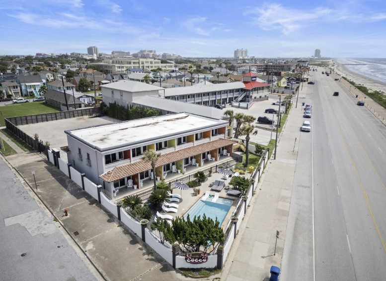 9daf722cf108433ebea5ae31d6878208 | Beachhouse | Texas | TX | Vacation Homes | Galveston | Crystal Beach | Kokomo | Breezy Days | Beachfront Elegance | Sunrise Serenity | Southern Sands Property Management, LLC