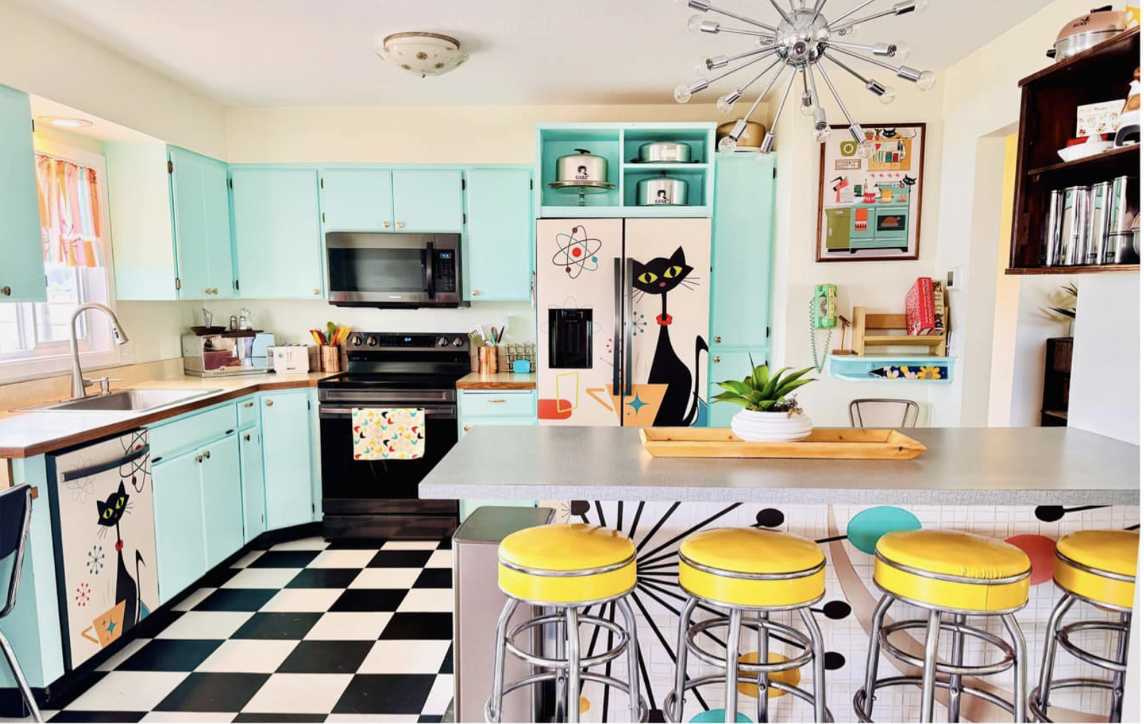 kitchy kitten kitchen