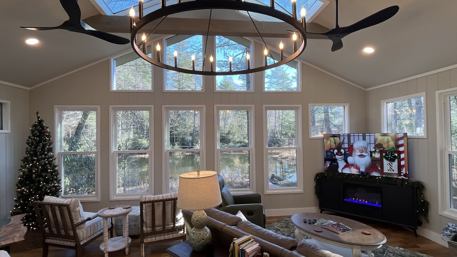 Ready for the holidays with nature and beautiful lighting.