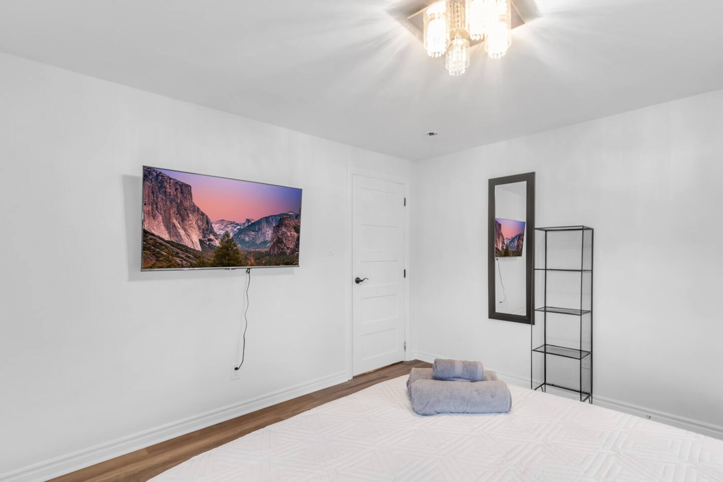 Second queen bedroom