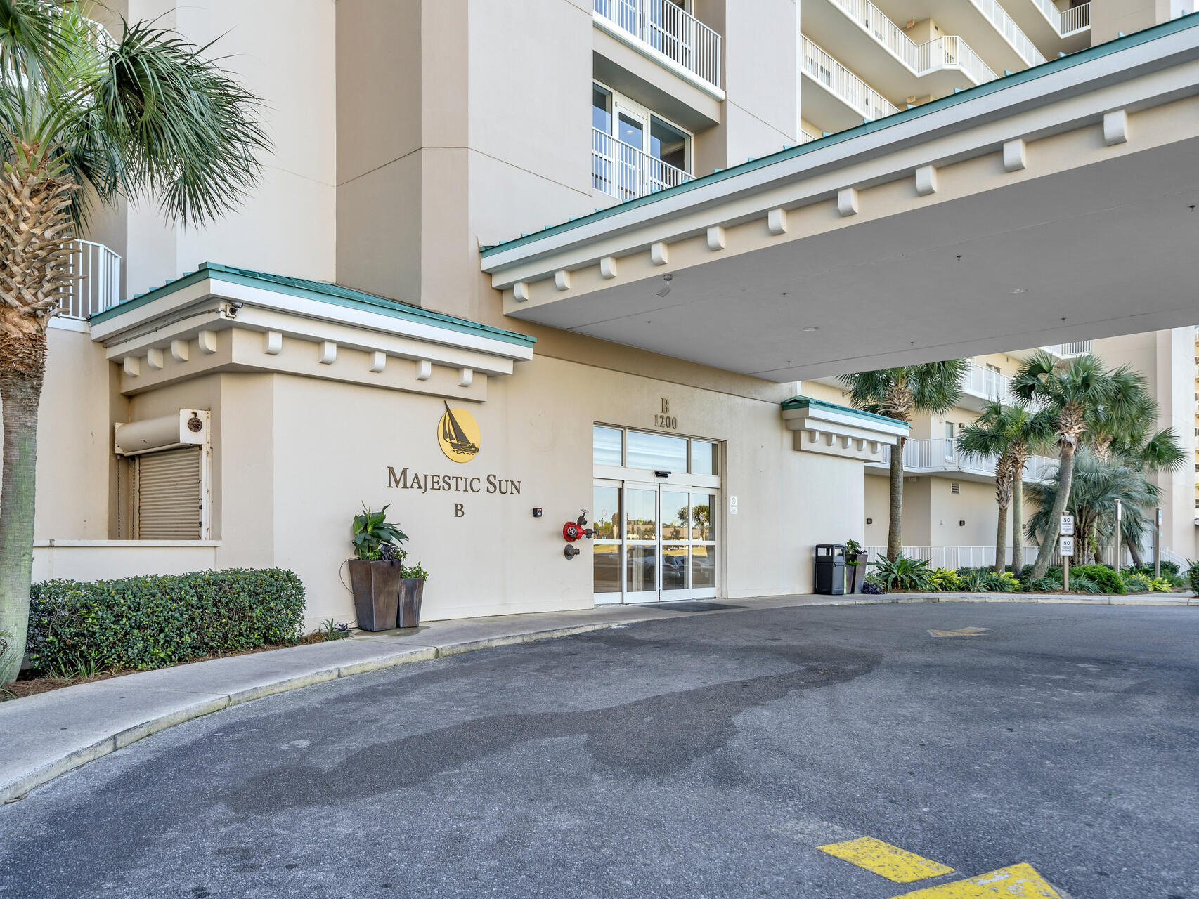 Welcoming front entrance sets the tone for a relaxed coastal stay.