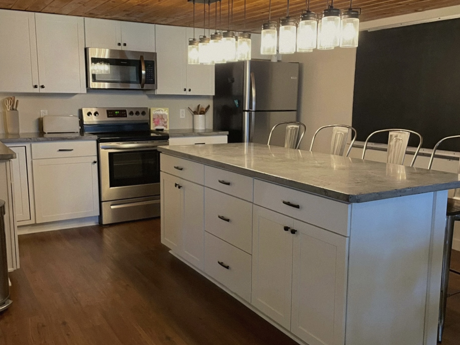 Large island perfect for meals, coffee, or gathering