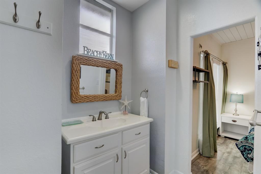 9ed7cb1a8e334585886ef8a735d69201 | Beachhouse | Texas | TX | Vacation Homes | Galveston | Crystal Beach | Kokomo | Breezy Days | Beachfront Elegance | Sunrise Serenity | Southern Sands Property Management, LLC