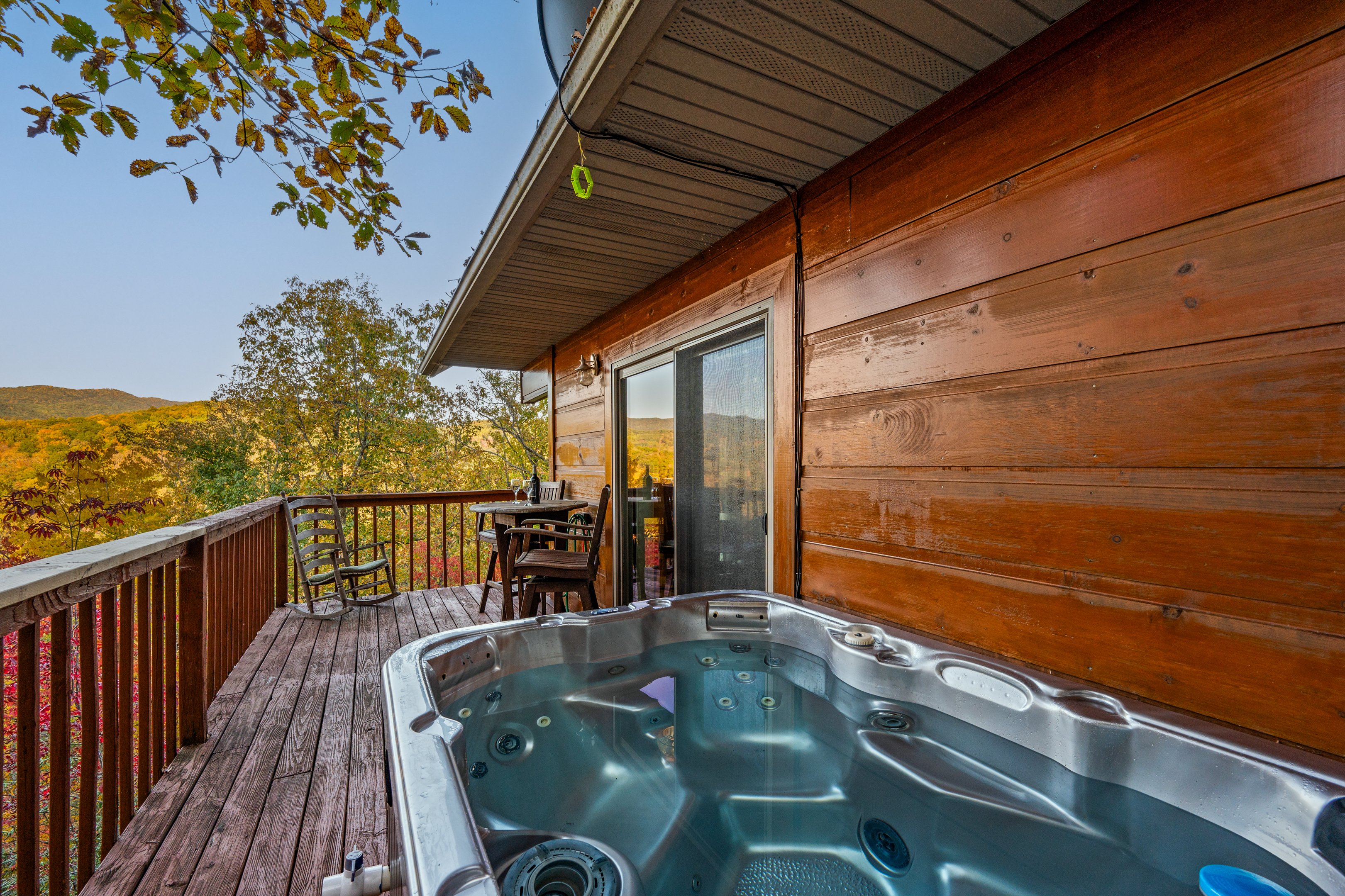 With a private hot tub and outdoor seating, the studio is the perfect retreat for couples or small families.