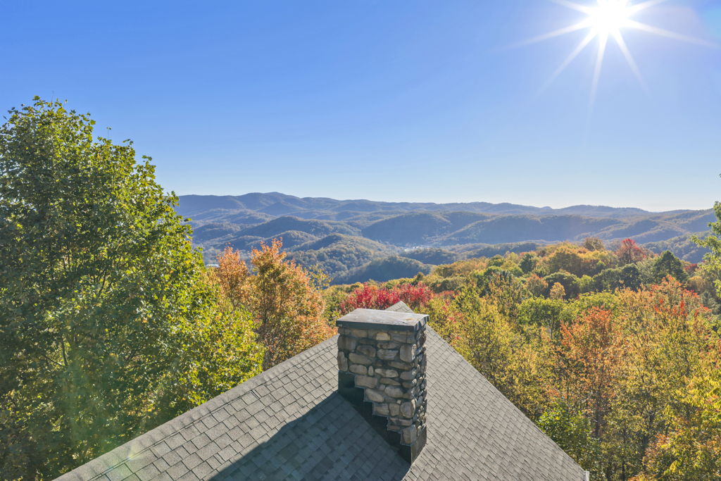 Fall @ WishYouWereHere7Devils is what Leaf Peeping dreams are made of! These October 2025 photos & videos were incredible!