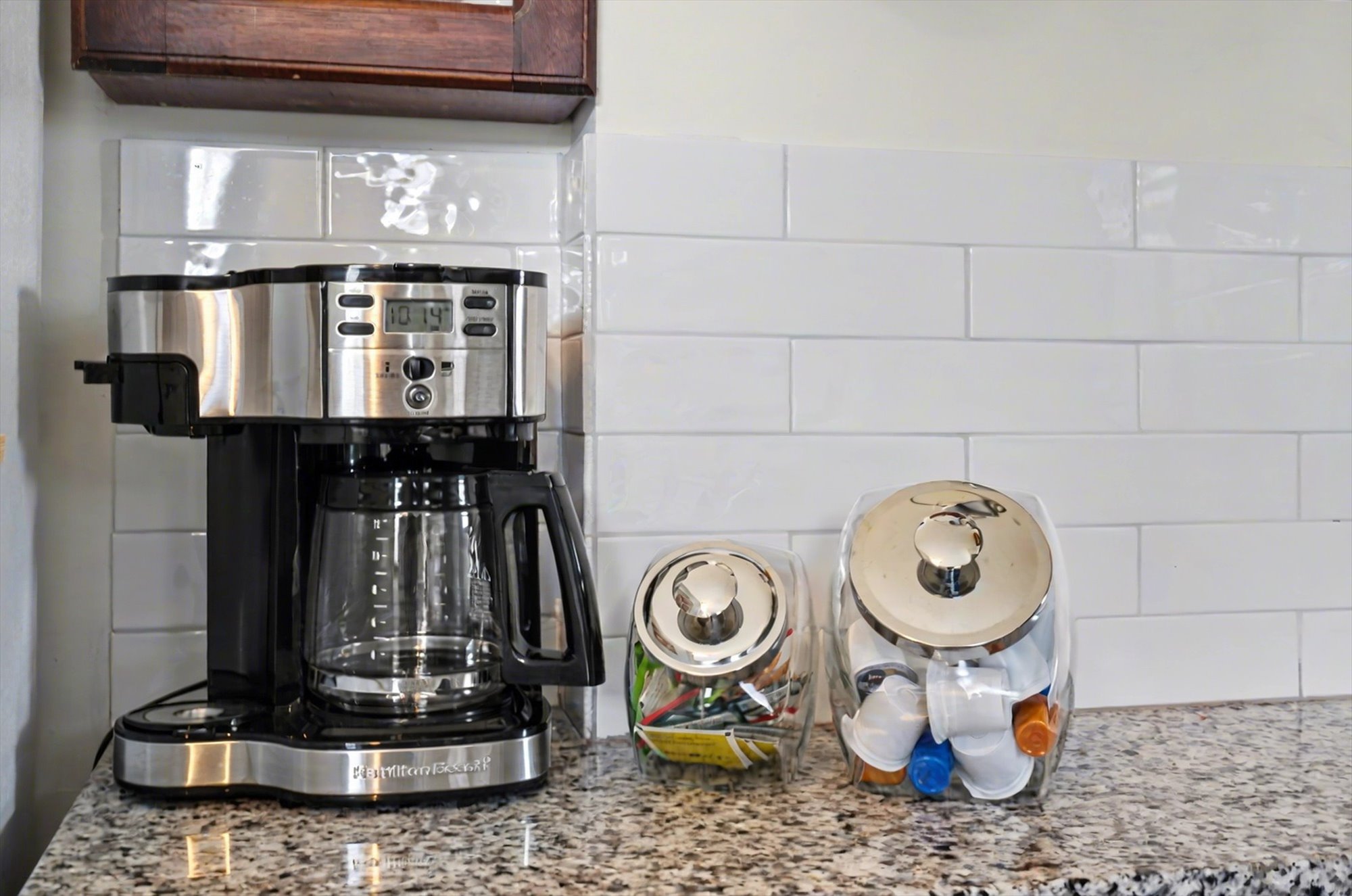 Coffee and teas bar with drip and Keurig