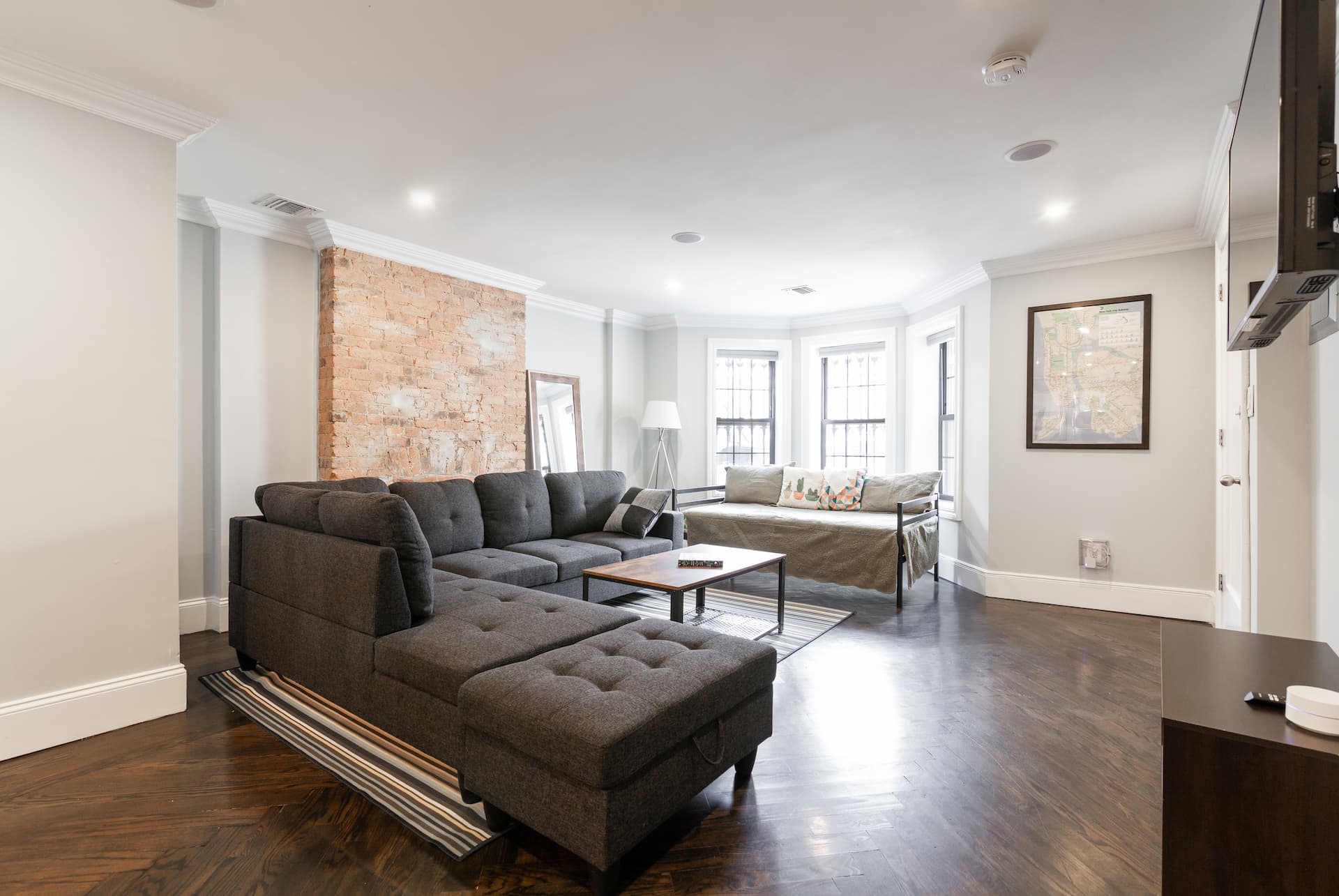 Large scale subway map for guests to review transit options. Apartment is just a few blocks from L/J/Z and also the A/C/E lines, very accessible to points in Manhattan/Brooklyn/Queens.