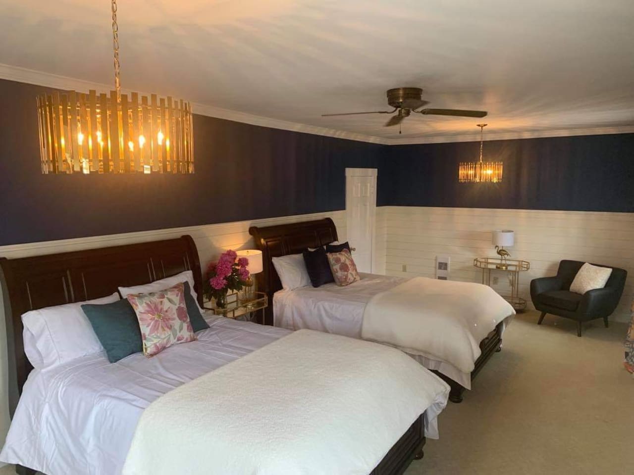 2 Queen Bedroom