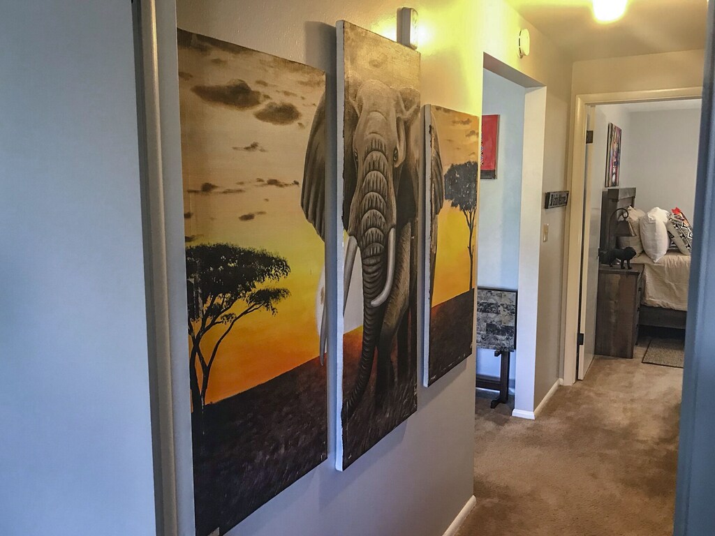 Lots of color in this unit from all the beautiful Kenyan Artwork.