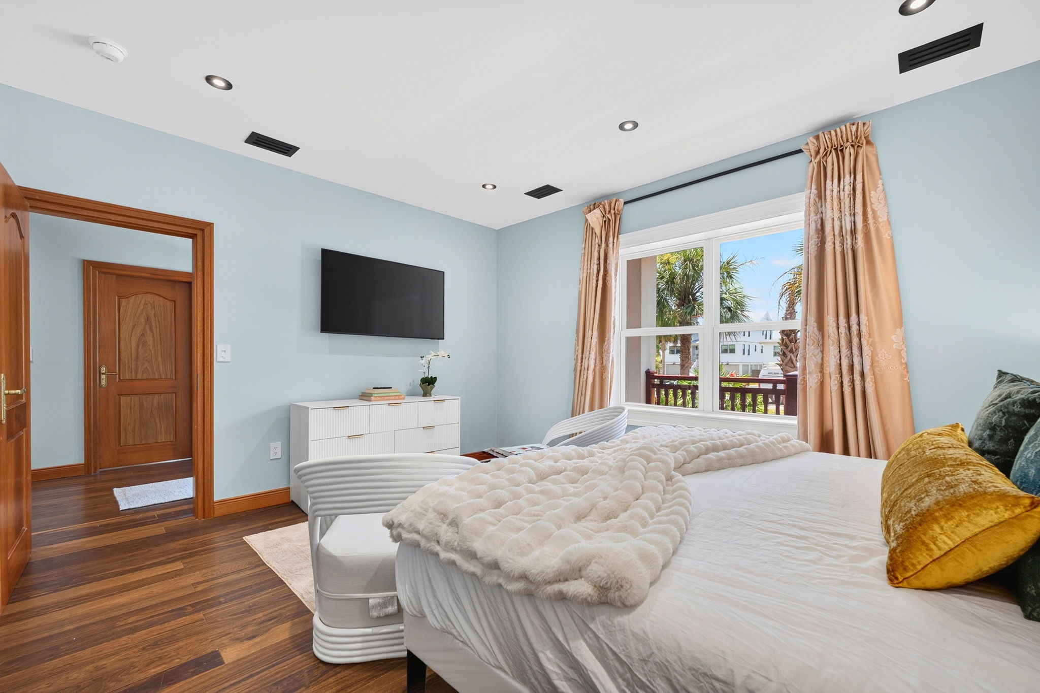 1st Floor Bedroom 1, King Suite | Rosewood Retreat | 2605 Palm Blvd, Isle of Palms, SC | IOP Escapes