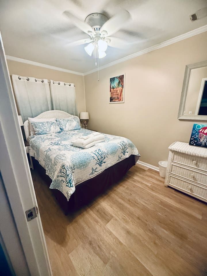 Queen bedroom