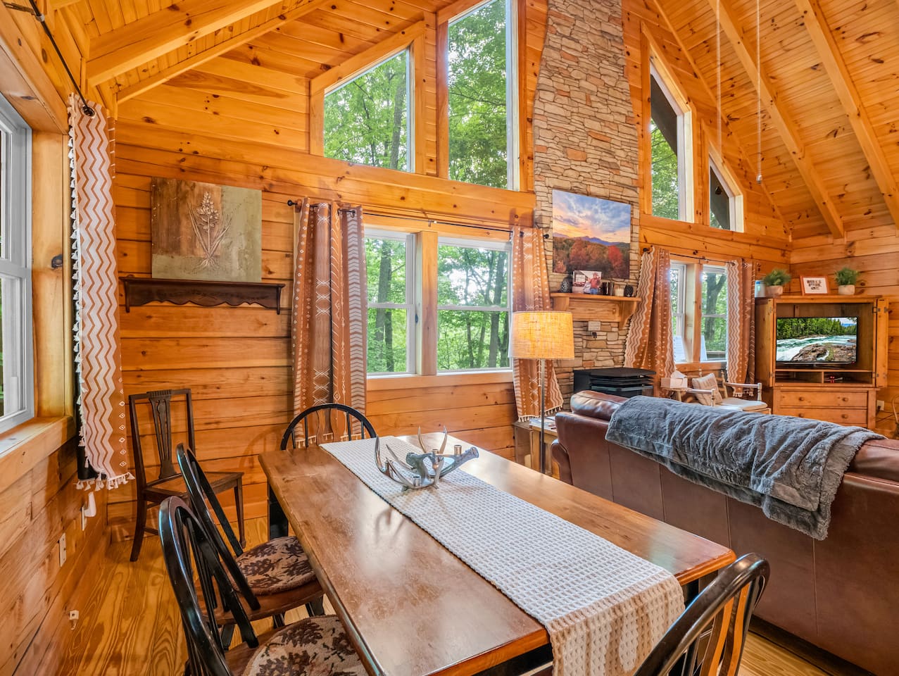 Open concept dining area adjoined with main living room