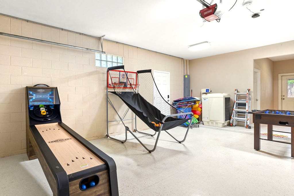 From foosball showdowns and skeeball challenges to basketball hoops and classic arcade favorites — the fun never stops here! And when it’s time to hit the beach, grab the complimentary chairs, umbrellas, and toys for the perfect seaside day.