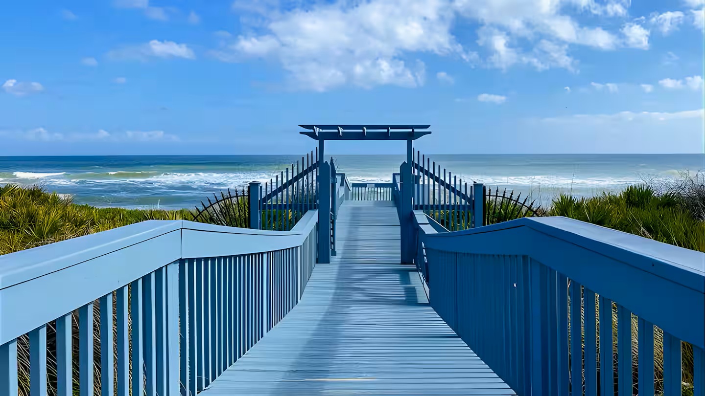 Your private path to the Atlantic 🌊
Stroll this scenic boardwalk to soft sand and rolling waves—easy beach access that turns every day into a seaside escape.
