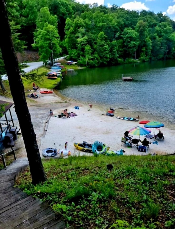 Access to private beach, minutes from cabin