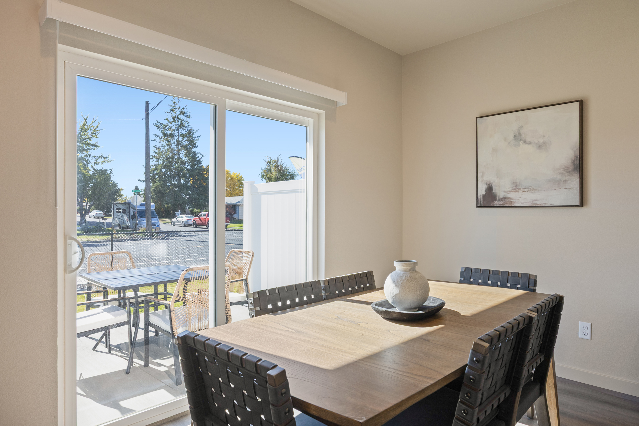 Dining table seats 6