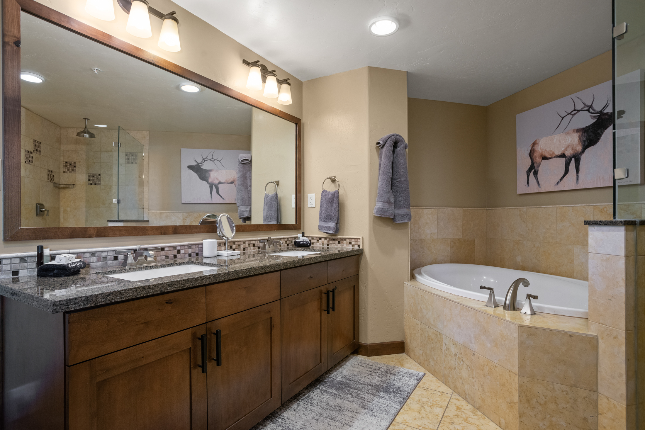 Ensuite Bathroom 1