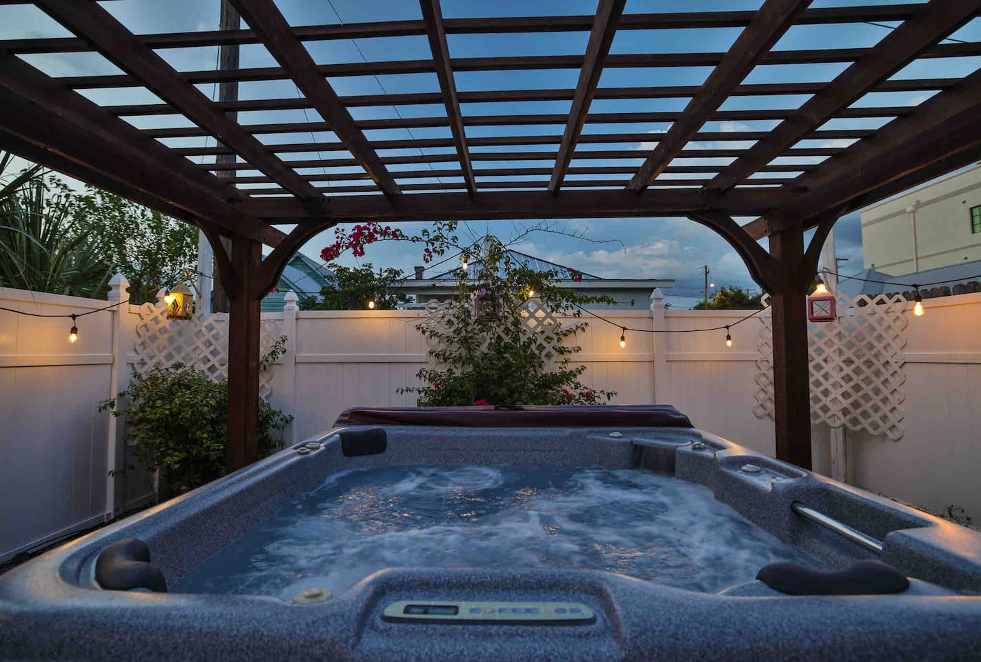 "A brilliant host, and an amazing place to stay. We stayed four nights in Trey and Erin's home and loved every second of it."
-Jarrod
Guest Review