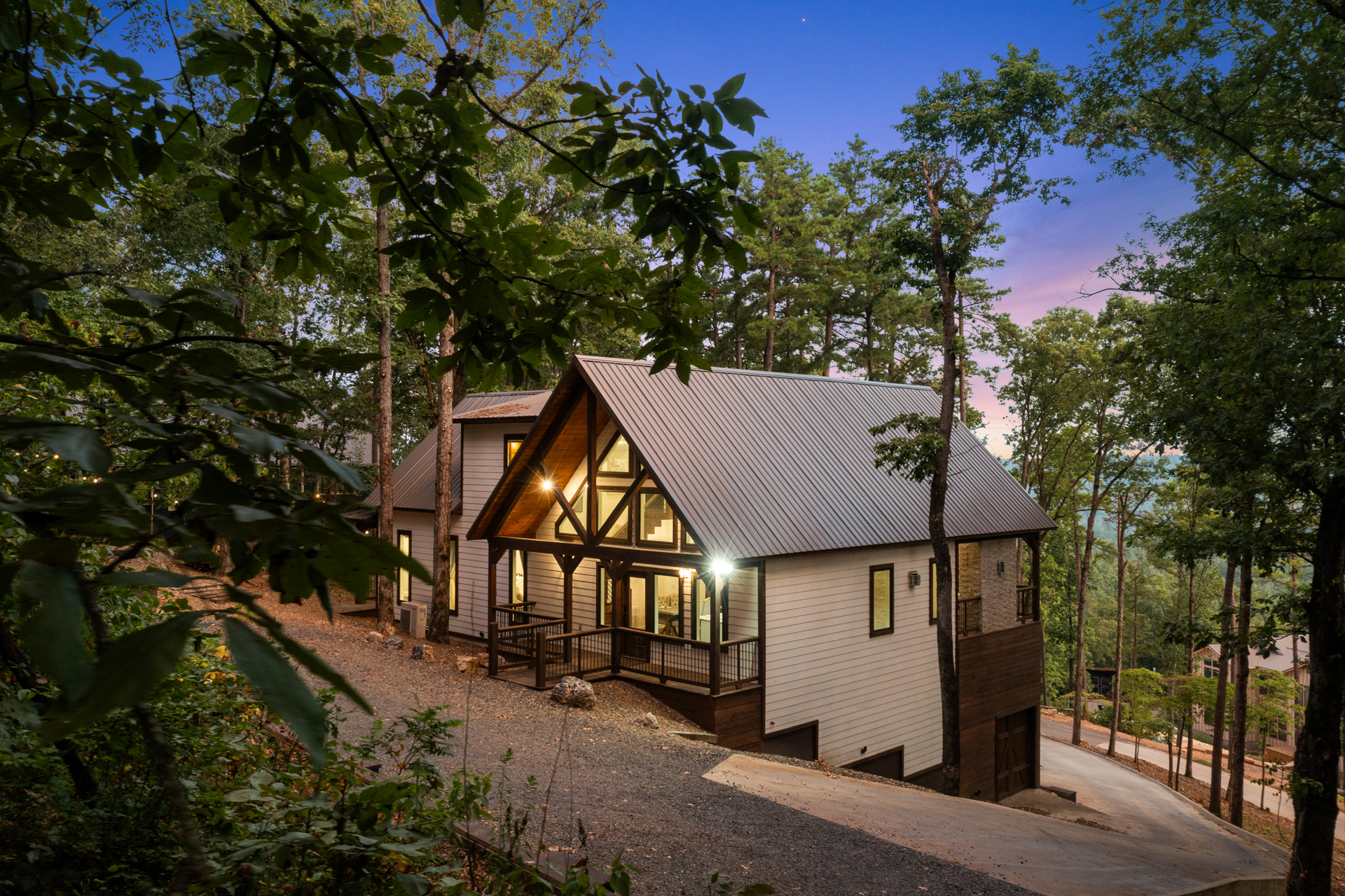 Charming mountain retreat tucked among the trees with peaceful natural surroundings