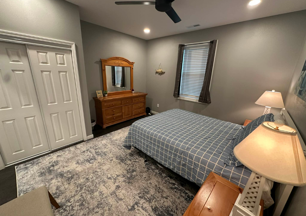 Need somewhere to put your belongings? We got you covered with a dresser with a mirror.