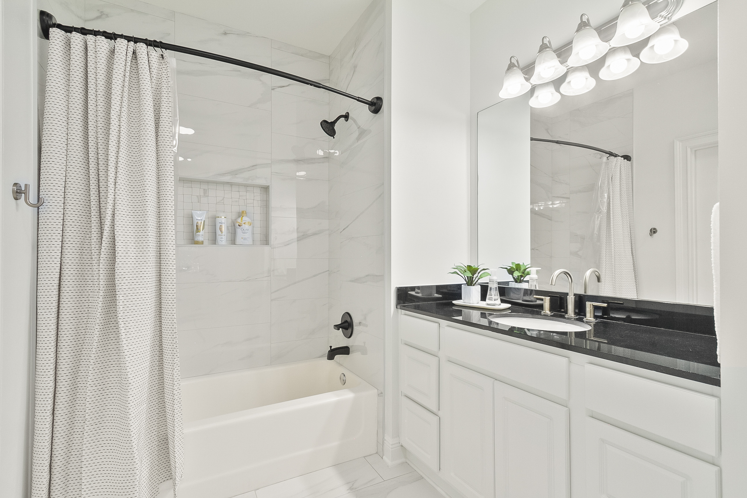 King Bedroom 2 - Bathroom