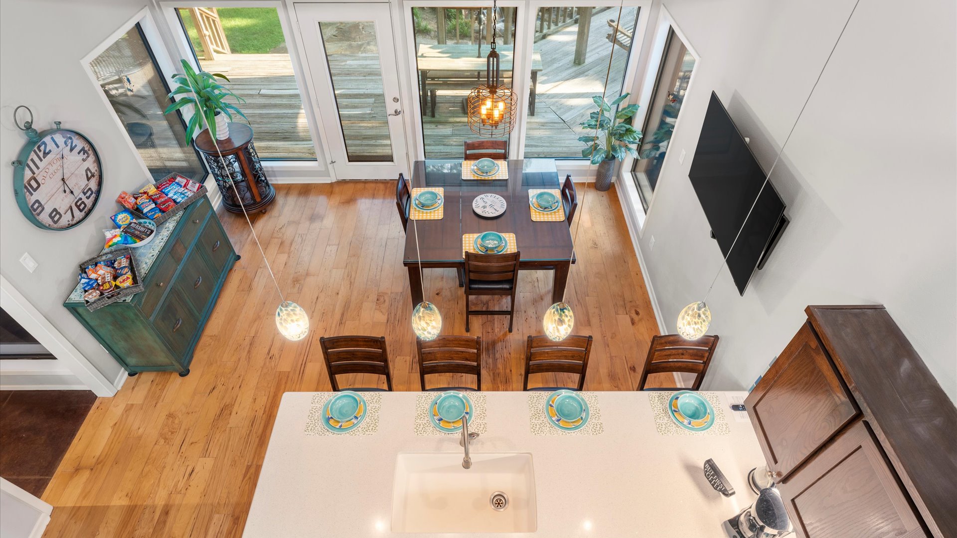 This is the view of the dining room from the children’s loft—a fun and thoughtful design that lets parents and kids stay connected without running up and down the stairs.