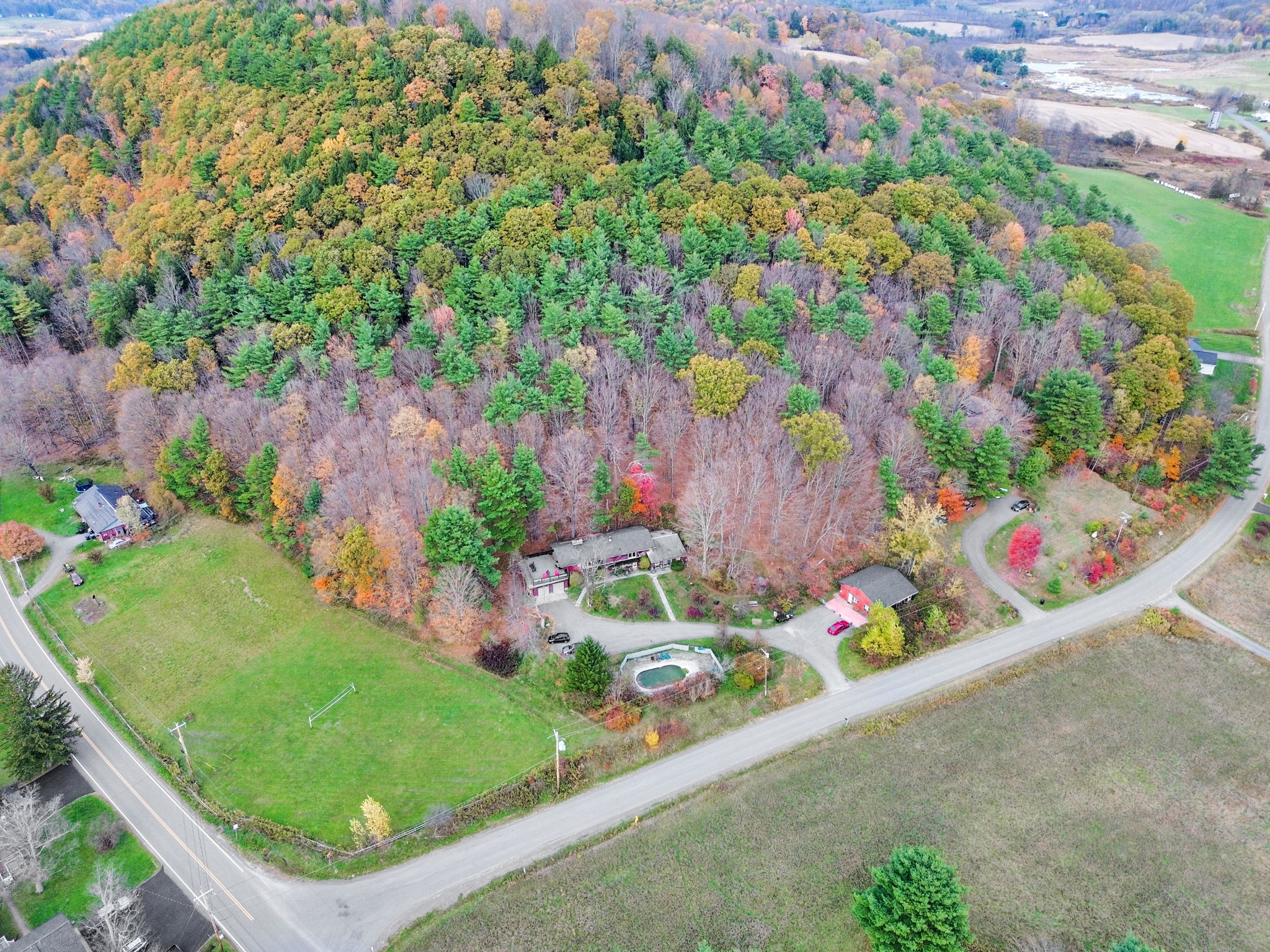 House - has yard and wooded area 