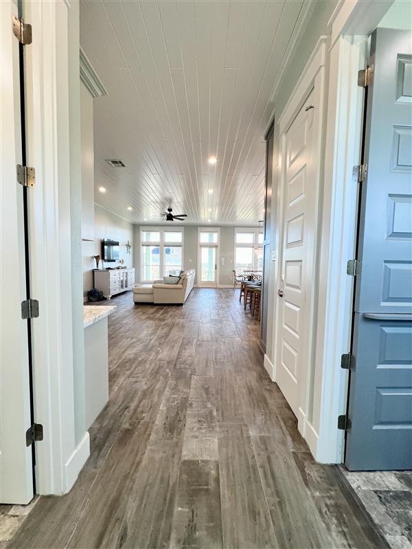 Crystal Paradise Living Room: Our open, airy living room offers the perfect space to unwind after a day of exploring.