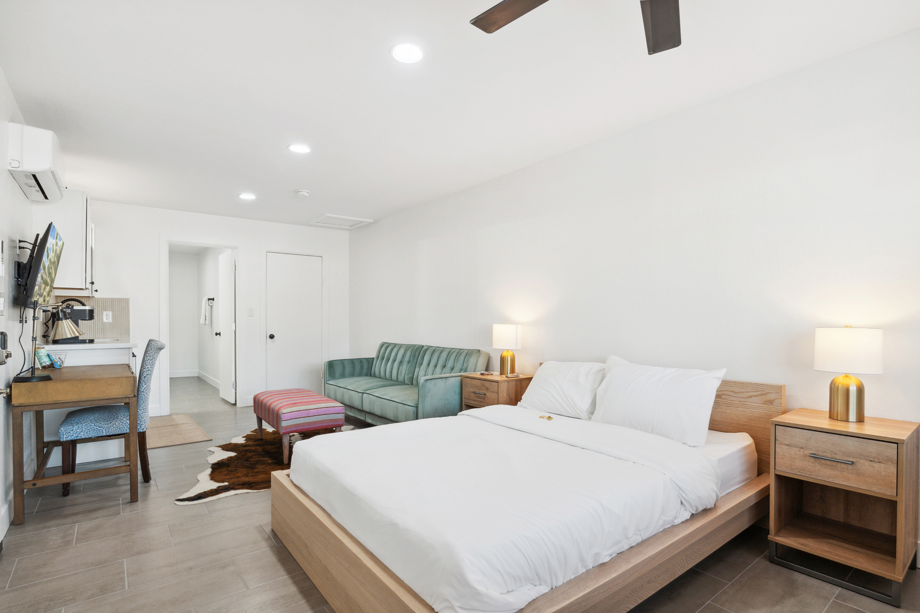 Newly Remodeled Studio | Minutes from Old Town 3