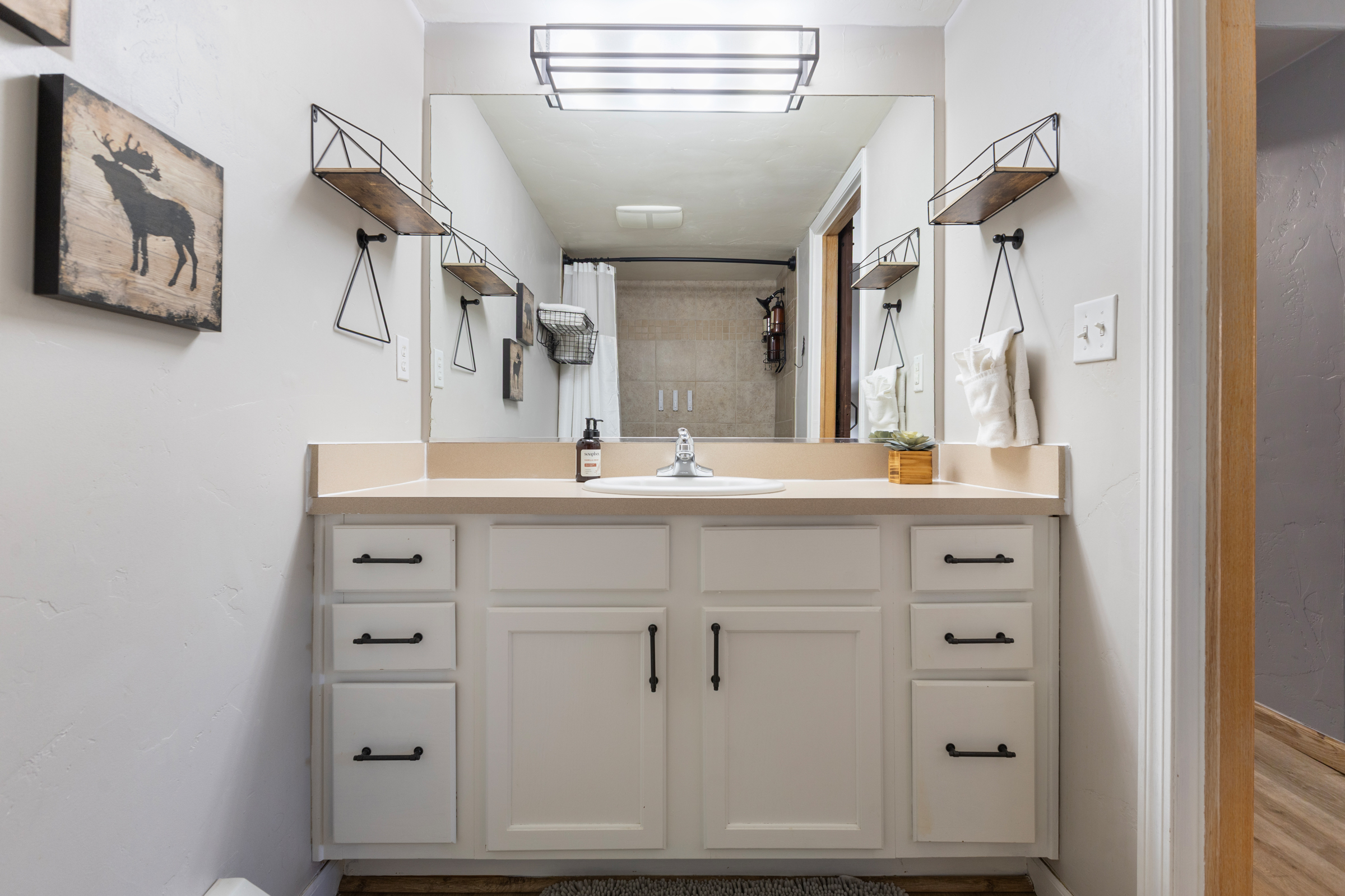 Ensuite Bathroom 2 | Vanity 