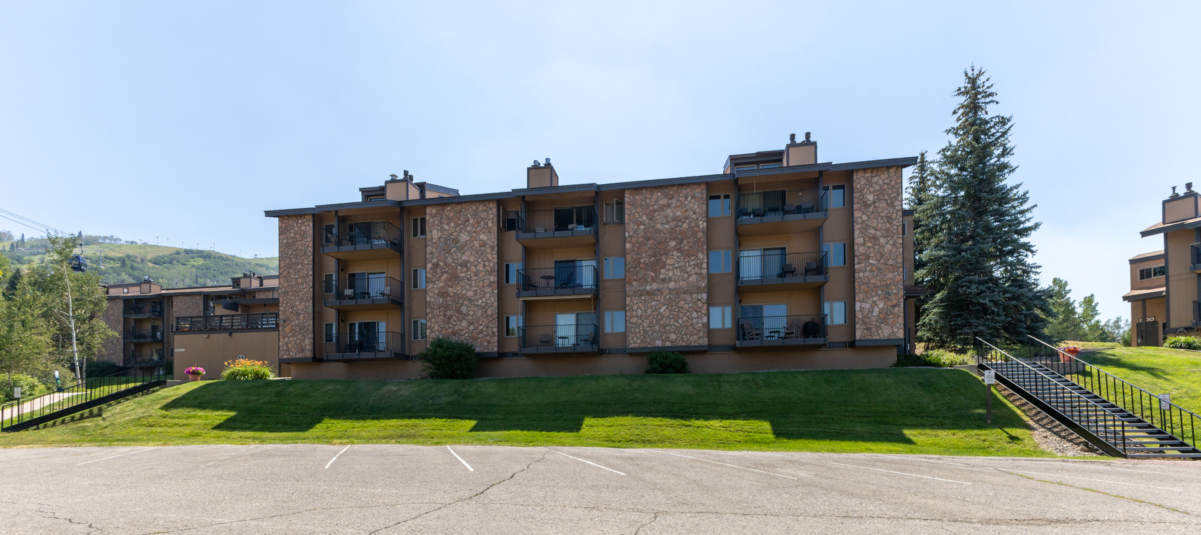 200 Building