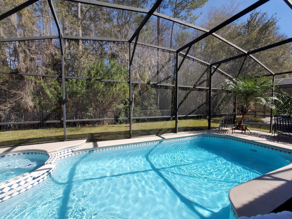 Private, Screened Pool