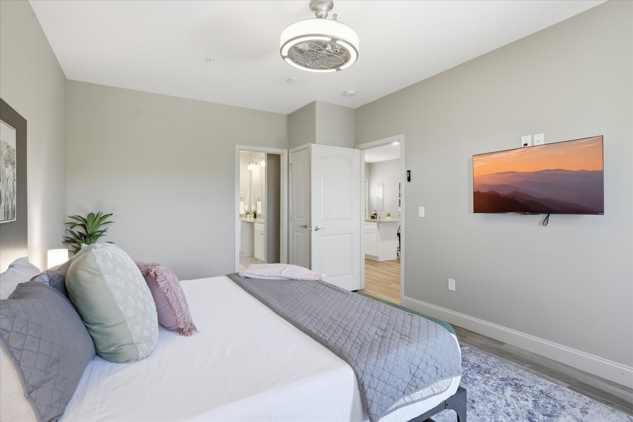 Kick off your shoes and claim your side—this king bed is made for stretching out and settling in. It’s quiet, comfortable, and just far enough from the action to feel like your own space.