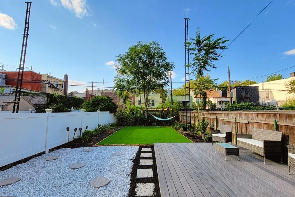 Arrive to your peaceful Brooklyn retreat, tucked on a quiet street just steps from the energy of Williamsburg.
