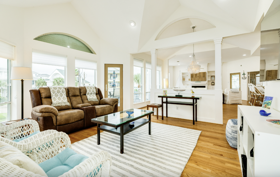 a18c5330192544d8ac373645bfe4daa5 | Beachhouse | Texas | TX | Vacation Homes | Galveston | Crystal Beach | Kokomo | Breezy Days | Beachfront Elegance | Sunrise Serenity | Southern Sands Property Management, LLC