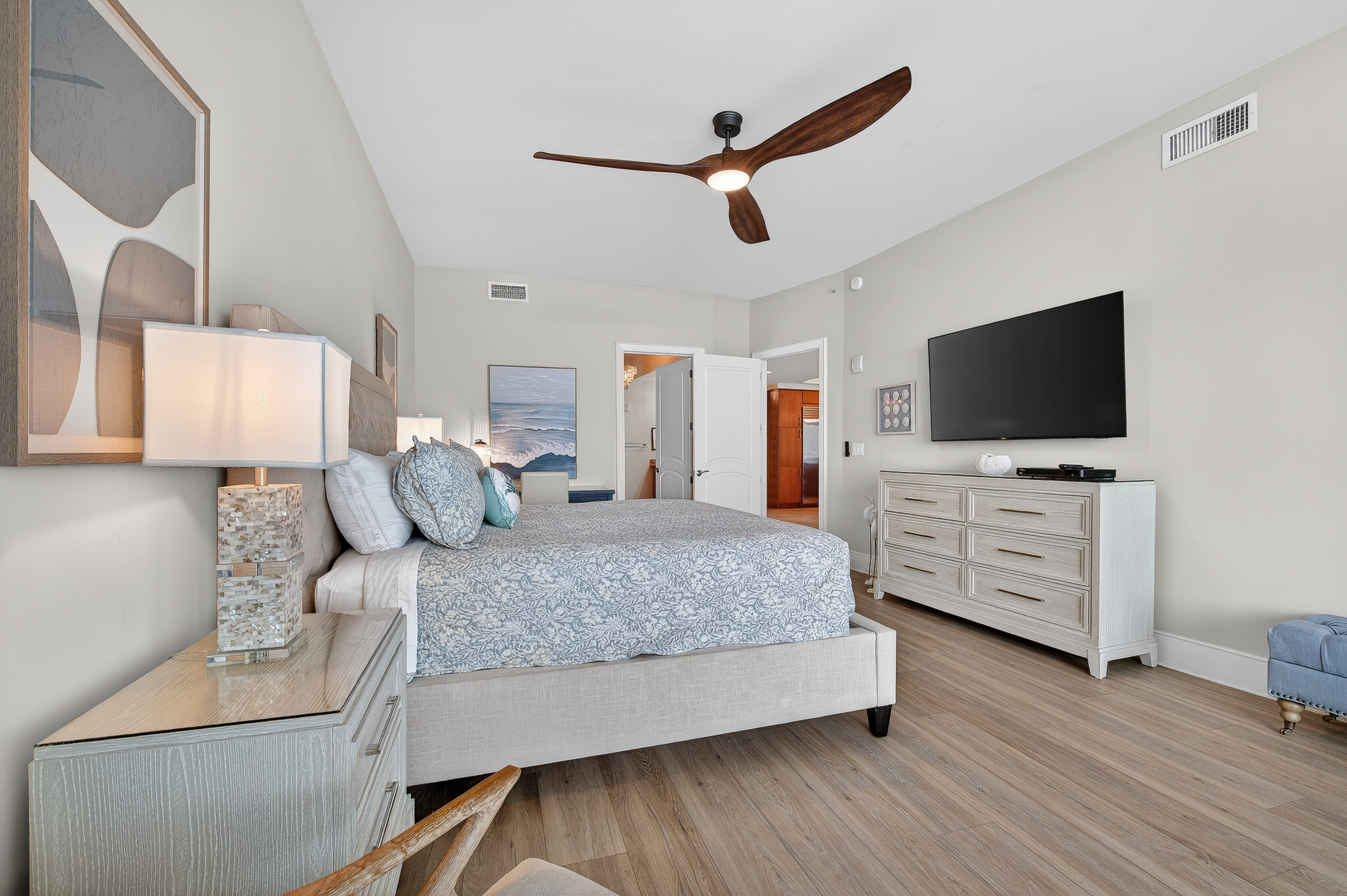 Master Bedroom, King