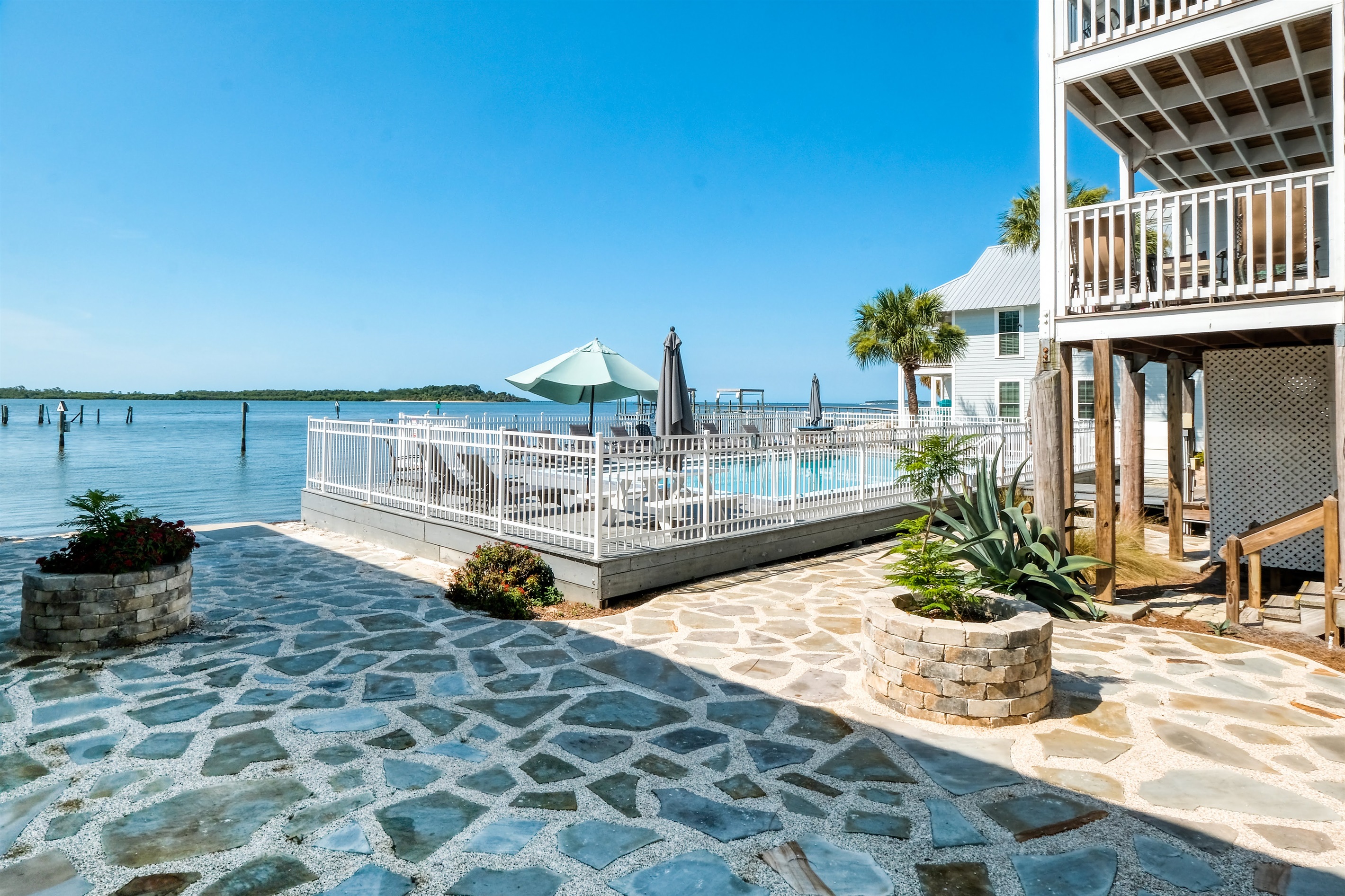 Waterfront Island Place Pool!