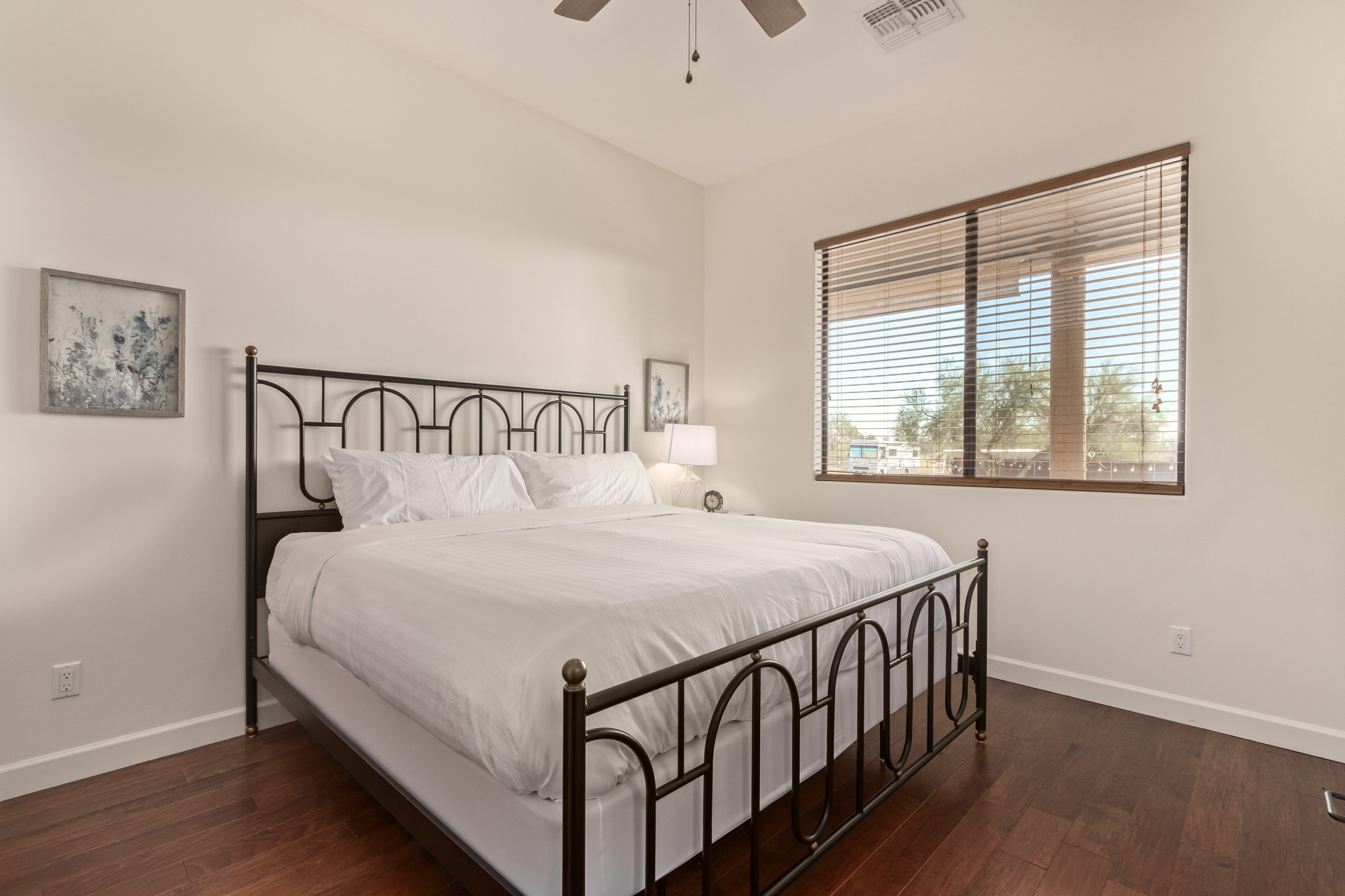 Bedroom 4 - king bed w/ smart TV