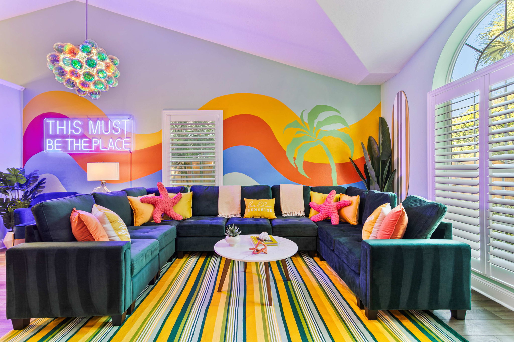 Come enjoy an amazing living room!