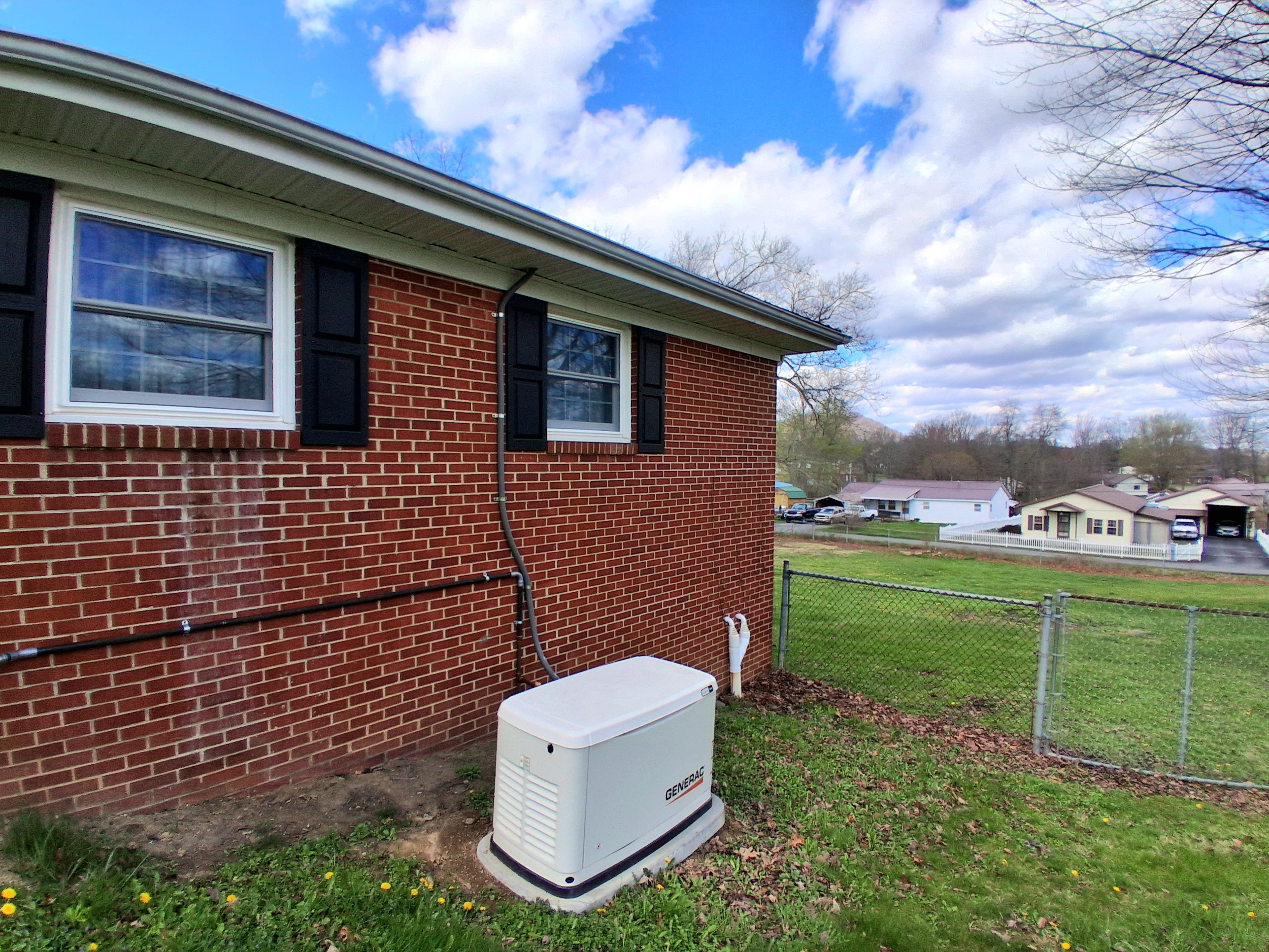 Enjoy the luxury of country living with none of the usual hassles. A Generac generator automatically restores power within about 3 seconds of an outage—perfect for remote workers or anyone who needs to stay connected.