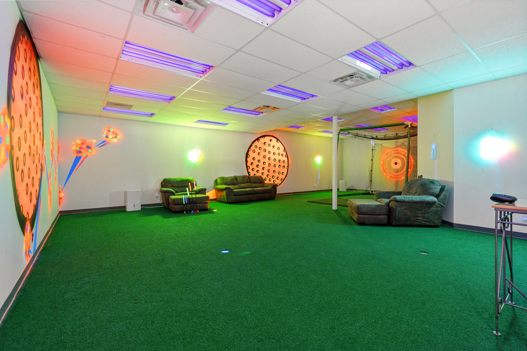 Indoor Glow Golf