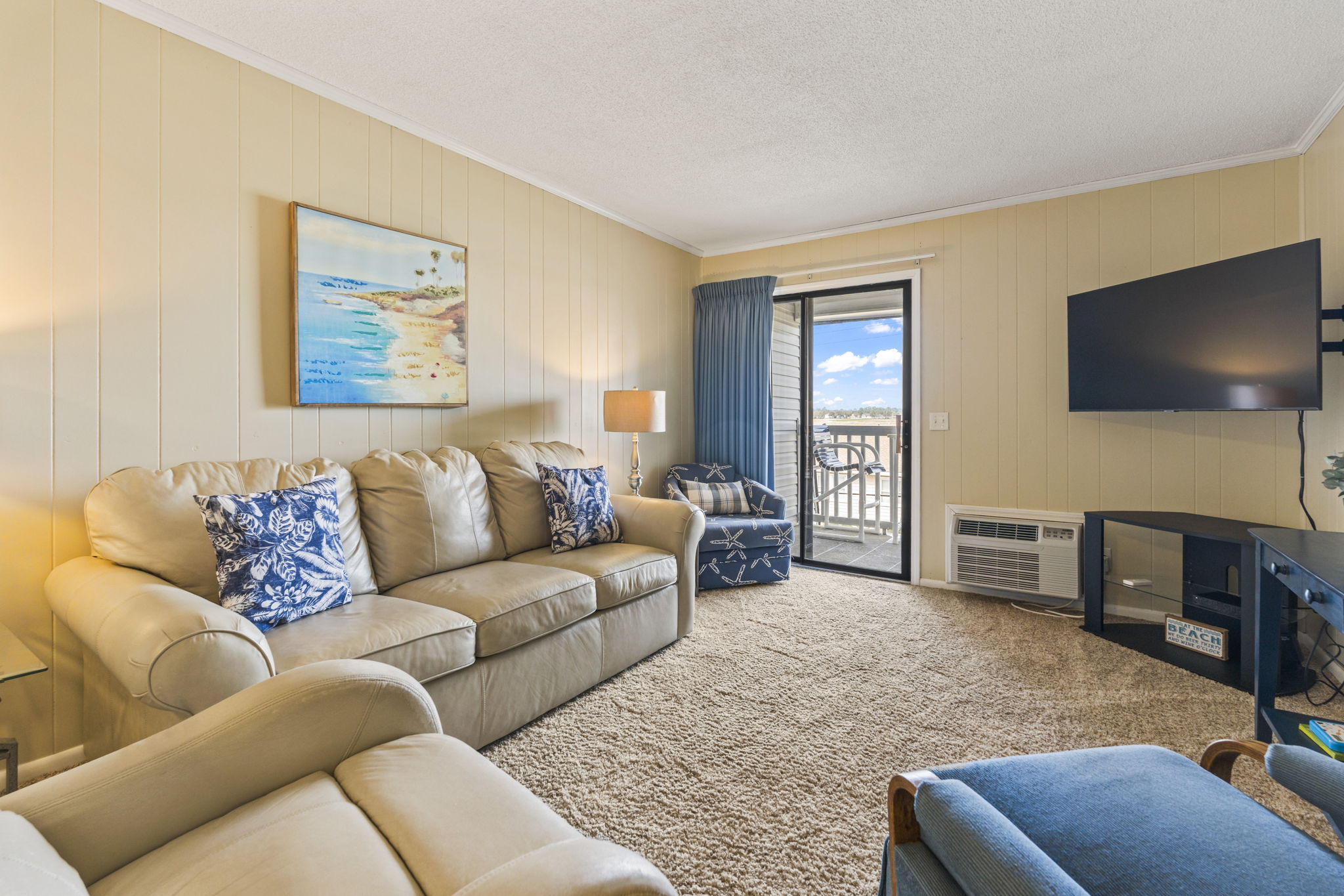 Spacious Living Room, Oceanviews and Smart TV