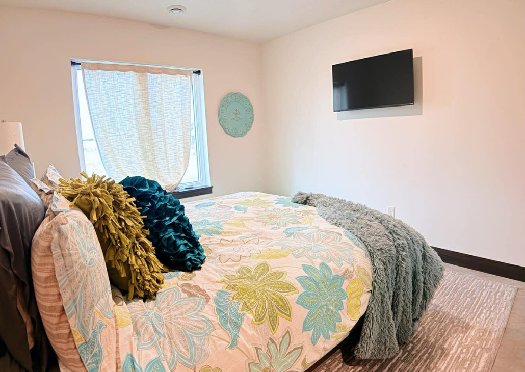 Yes, both rooms have tvs in them. No need to fight over which bedroom has a tv in it.