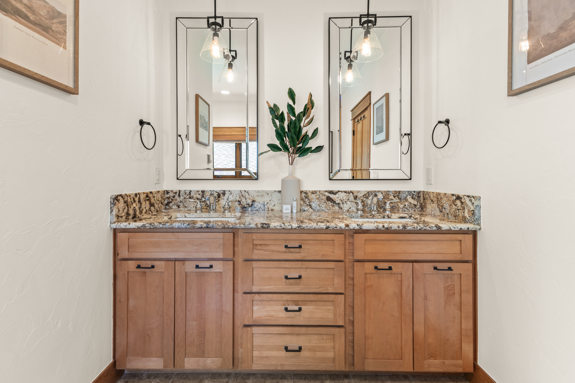 Ensuite Bathroom #1 | Double Vanity Sinks
