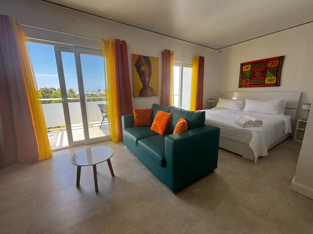 Sunset Vibes - Studio, pool views, resort access 2